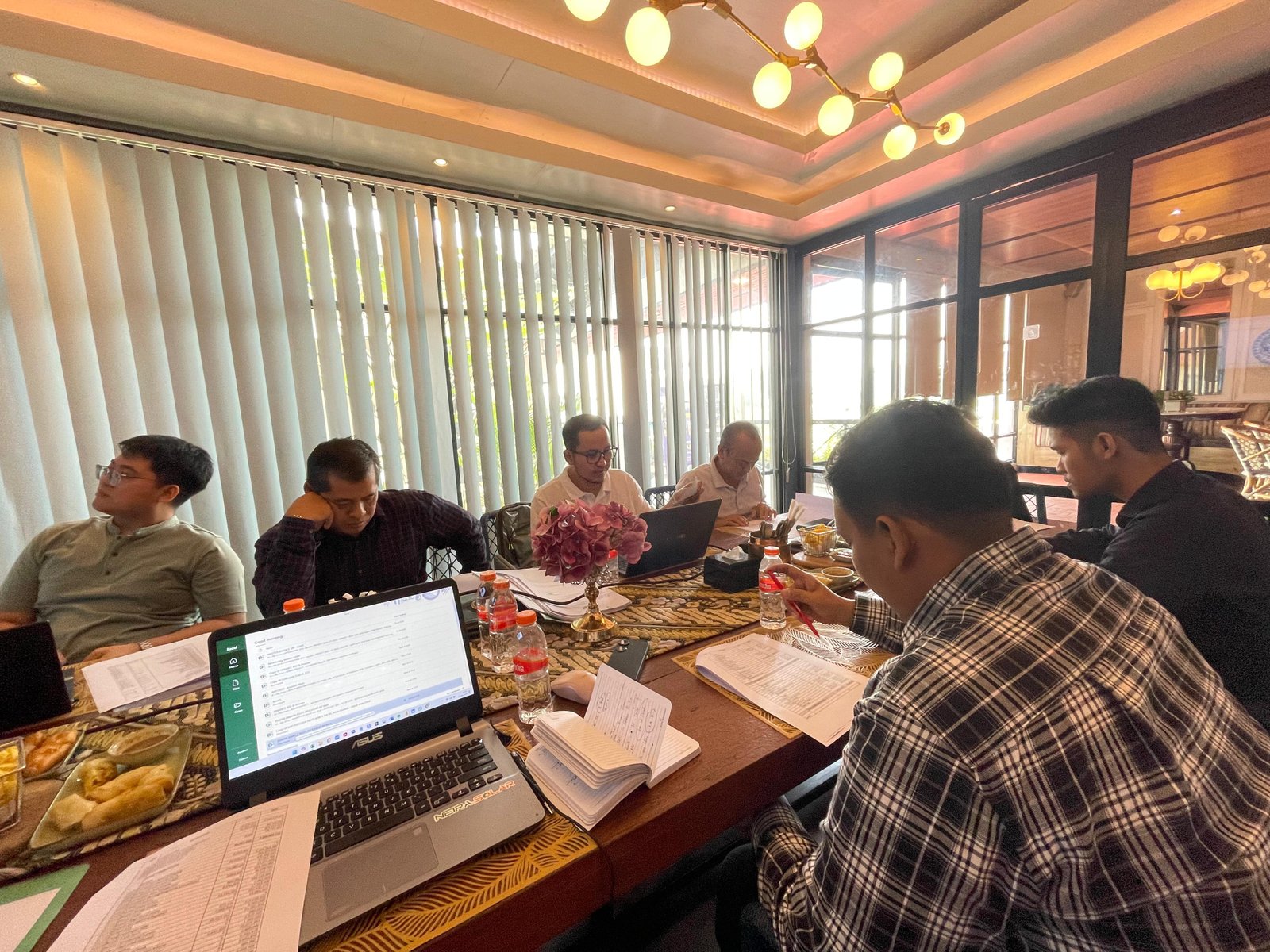 Bergabung dengan Holding Energi